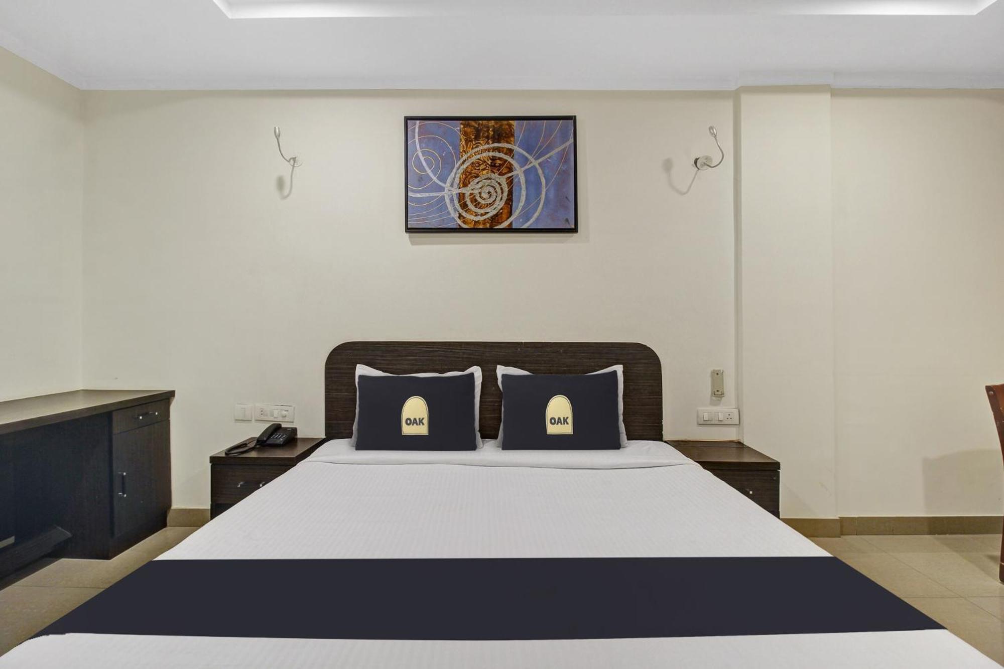 Super Townhouse Oak Lb Nagar Ramoji Hotel Hyderabad Bagian luar foto