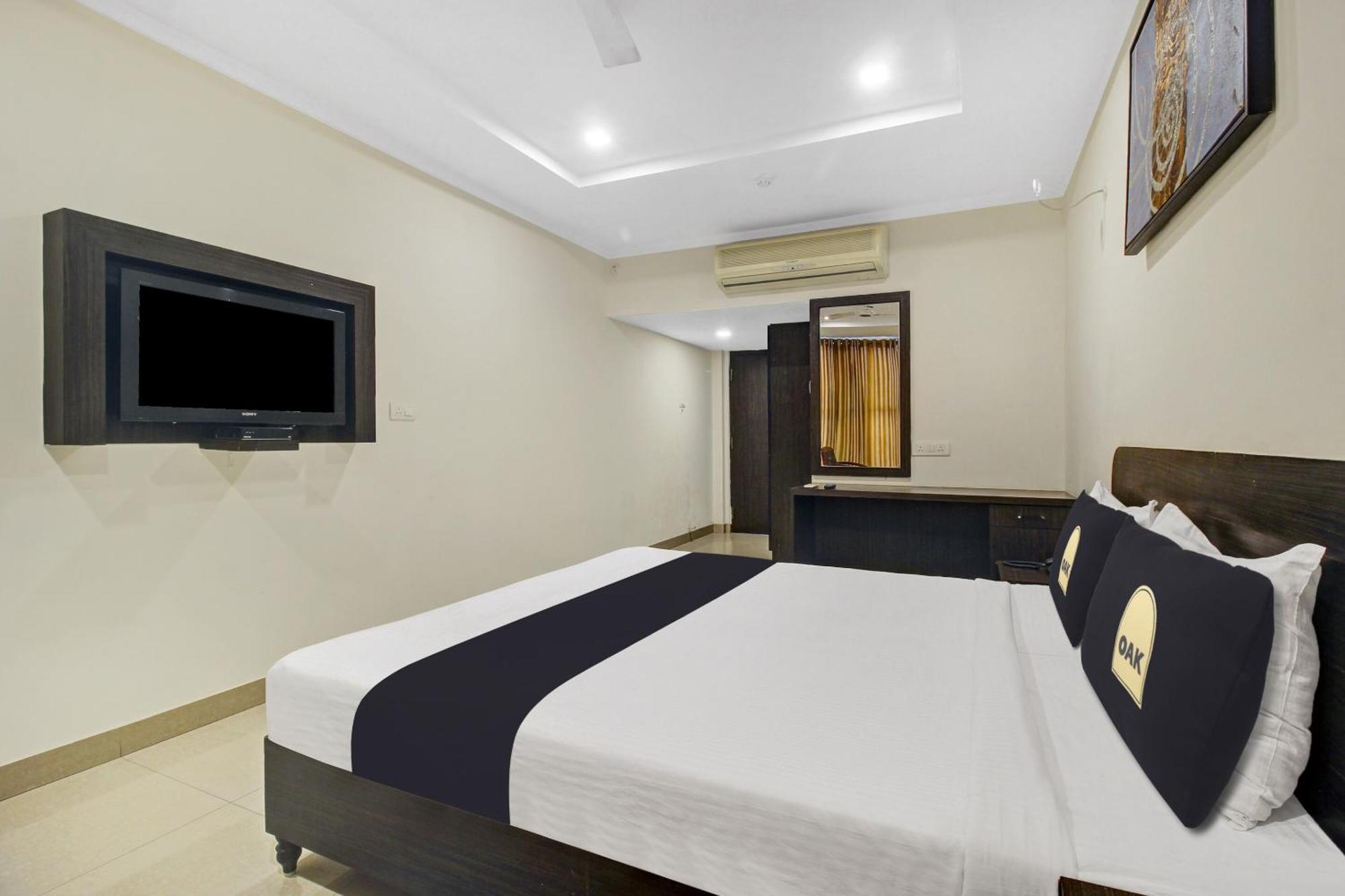 Super Townhouse Oak Lb Nagar Ramoji Hotel Hyderabad Bagian luar foto
