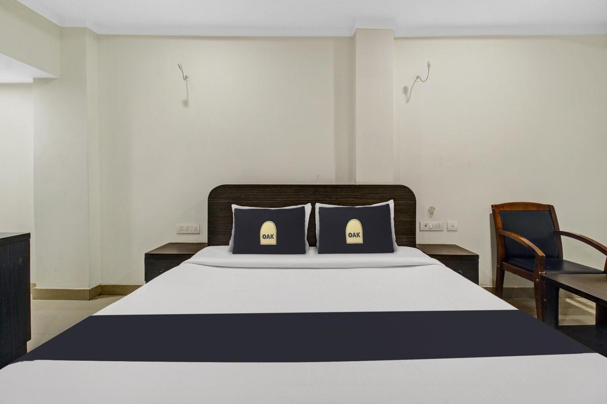 Super Townhouse Oak Lb Nagar Ramoji Hotel Hyderabad Bagian luar foto