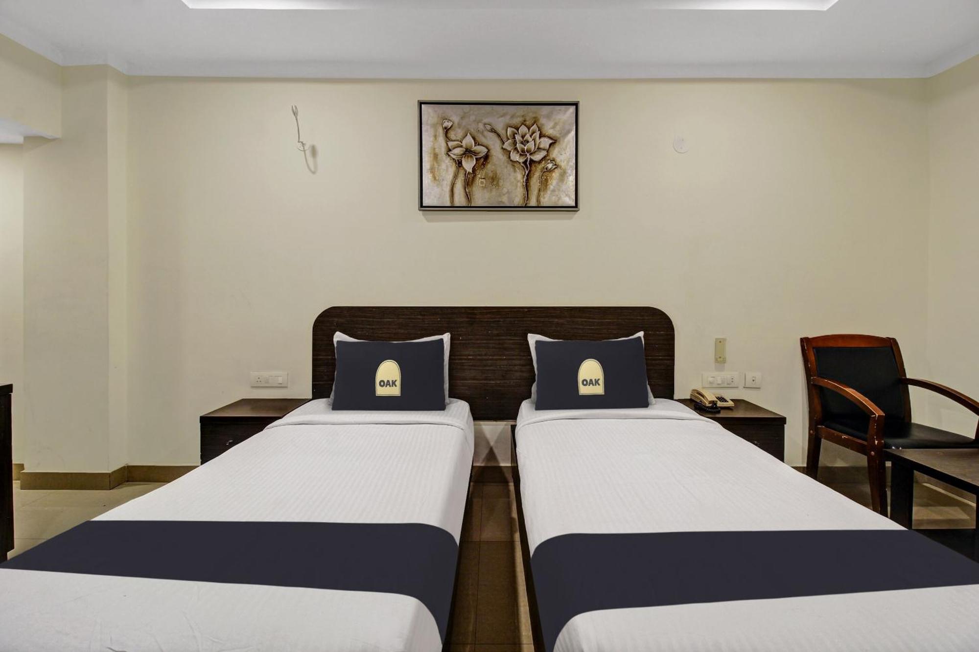 Super Townhouse Oak Lb Nagar Ramoji Hotel Hyderabad Bagian luar foto