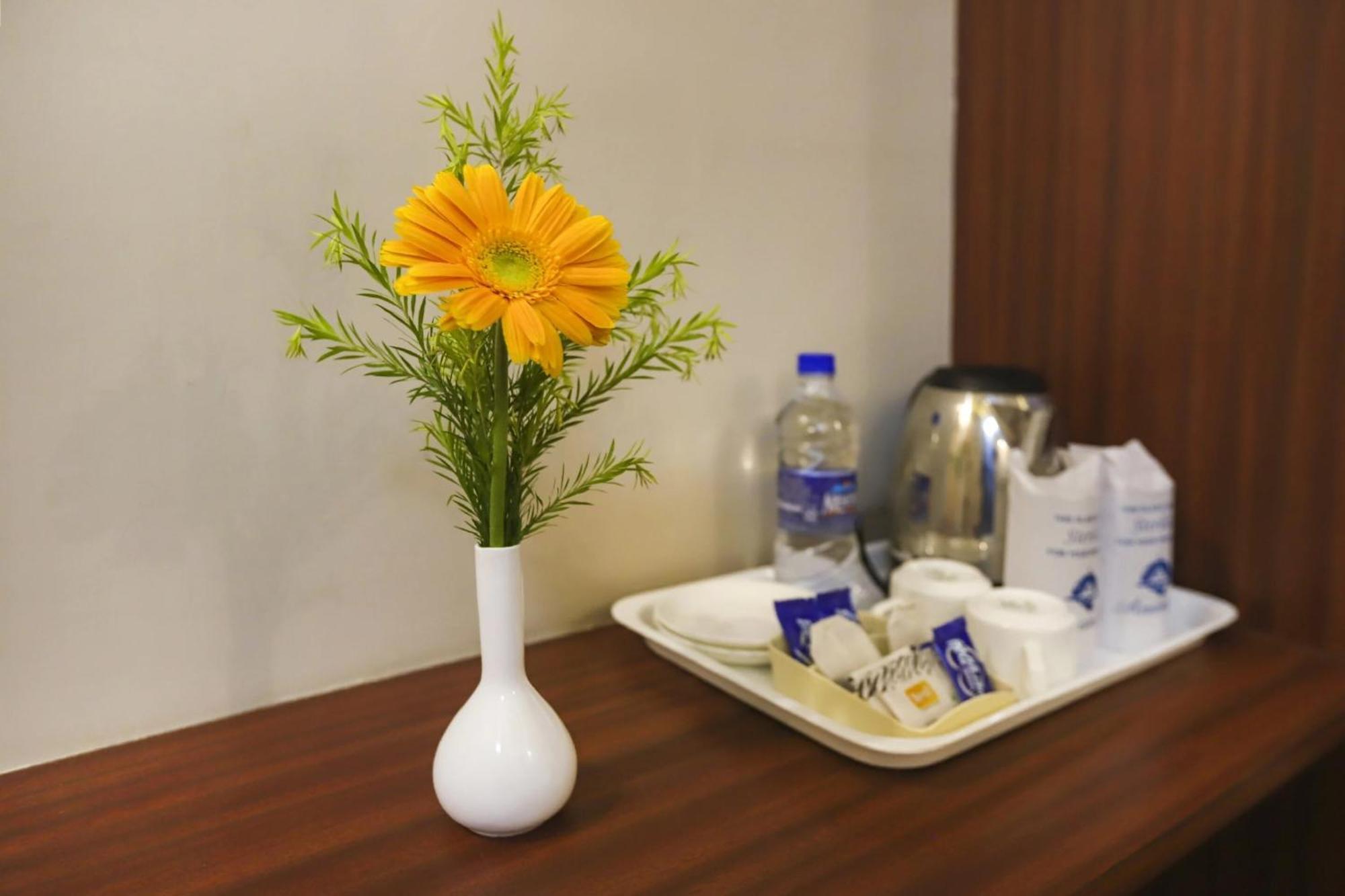Super Townhouse Oak Lb Nagar Ramoji Hotel Hyderabad Bagian luar foto